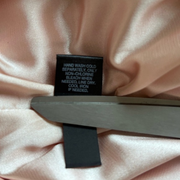 Express Silk pink and cream color block ruched bodycon dress Women’s Size 2 - Picture 6 of 8